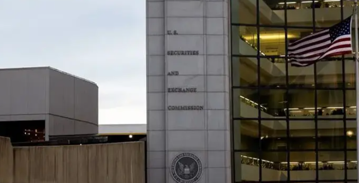 SEC warns investors, asset managers after climate push at Exxon